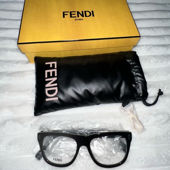 Authentic Fendi Glasses 👓 - Picture 5 of 7